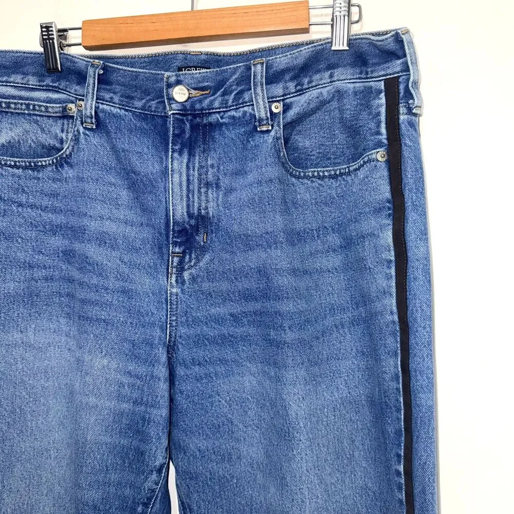 J.Crew Mid-Rise Relaxed Straight Jean with Suede Stripe - 31